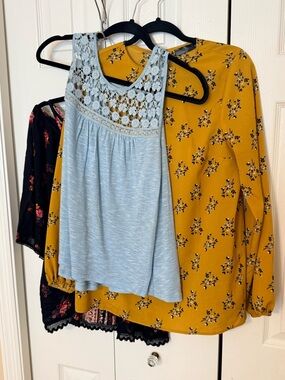 Light Blue Lace Yoke Tank Top - Women's Casual Summer Top